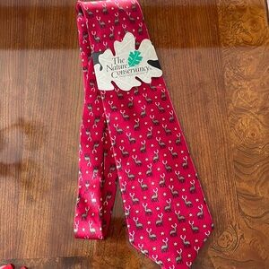 NWT The Nature Conservancy Pampas Deer 100% Silk holiday Christmas MENS tie Red